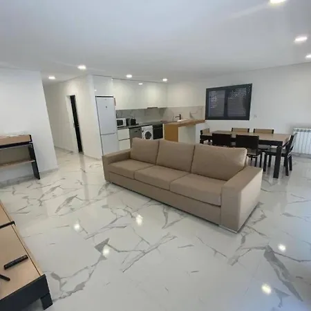 Views T3 Апартаменты *